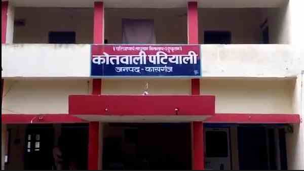 भतीजी को बहलाकर भगा ले गया चाचा, एक महीने से बेटी का इंतजार कर रही मां