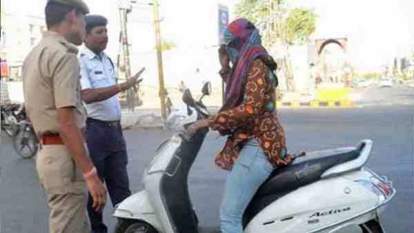 Helmet Abhiyan: रफ्तार पड़ रही भारी, साढ़े तीन साल में 347 जिंदगी ने सड़क पर दम तोड़ा