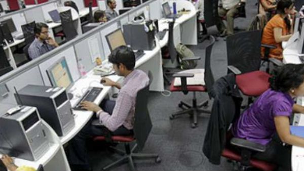 Labour Code Rules: बदलने जा रहा है ऑफिस में काम का ड्यूटी ऑवर, घट जाएगी सैलरी