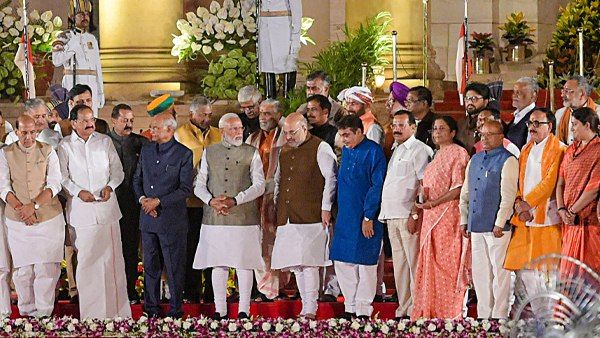 बुधवार को होगी नई मोदी सरकार के मंत्रिपरिषद की पहली बैठक