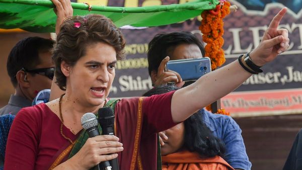 योगी सरकार पर प्रियंका ने साधा निशाना, कहा- छात्रों की आवाज से BJP इतना डरती क्यों है?