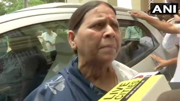 तेजस्वी के 'लापता' होने की खबर पर मां राबड़ी ने दिया बड़ा बयान, जानिए क्या कहा