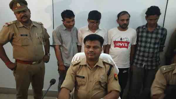 भारत-ऑस्ट्रेलिया मैच में लगा जमकर सट्टा, पुलिस ने चार सटोरियों को घर में घुसकर पकड़ा