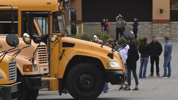 स्कूल बस में सो गया बच्चा, भीषण गर्मी में दम घुटने से हो गई मौत