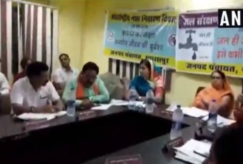 MP: बीजेपी के एक और विधायक ने भरी सभा में अधिकारी को धमकाया, सामने आया VIDEO