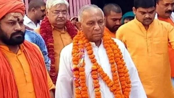 शिवसेना प्रमुख के अयोध्या दौरे पर VHP ने साधा निशाना, मंदिर निर्माण पर राजनीति नहीं करनी चाहिए