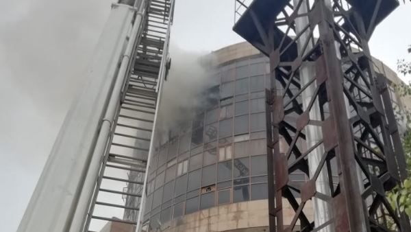 DGHS के कार्यालय में भीषण आग, मौके पर पहुंचीं दमकल की 22 गाड़ियां