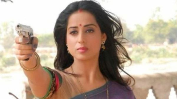 सेक्सी या बार गर्ल के लिए बुलाया जाता है: माही गिल