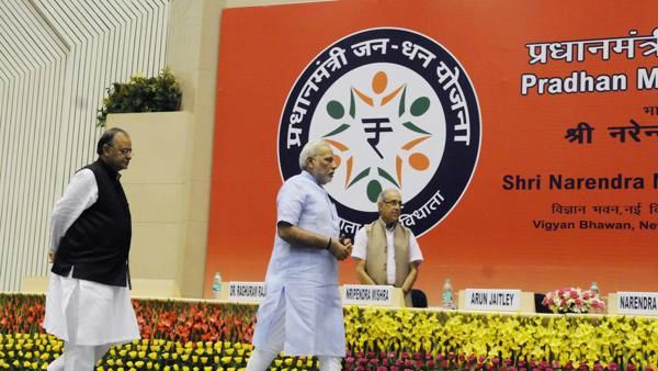 जन धन खातों में जमा हुई इतने लाख करोड़ की राशि, सरकार ने किया खुलासा