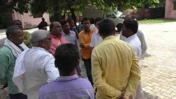 बेटे को बचाने के लिए गर्भवती मां ने दांव पर लगाई जिंदगी, खेत में काम करने के बाद नाव से लौट रहे थे दोनों