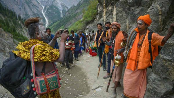 जम्‍मू कश्‍मीर: अलगाववादी नेताओं के बंद के चलते एक दिन के लिए रुकी अमरनाथ यात्रा
