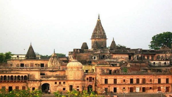 बाबरी केस: जज ने सुनवाई के लिए मांगा अतिरिक्त समय, SC ने कहा- ना किया जाए रिटायर