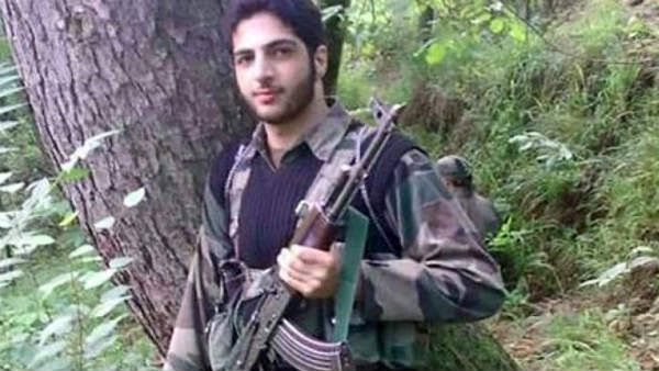 जम्‍मू कश्‍मीर: हिजबुल आतंकी बुरहान वानी की तीसरी बरसी, कड़े सुरक्षा इंतजामों के बीच इंटरनेट बंद