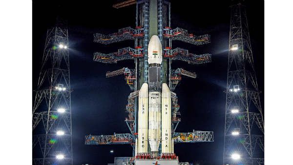 जानिए किस तकनीकी खामी की वजह से इसरो को टालना पड़ा चंद्रयान 2 का लॉन्‍च