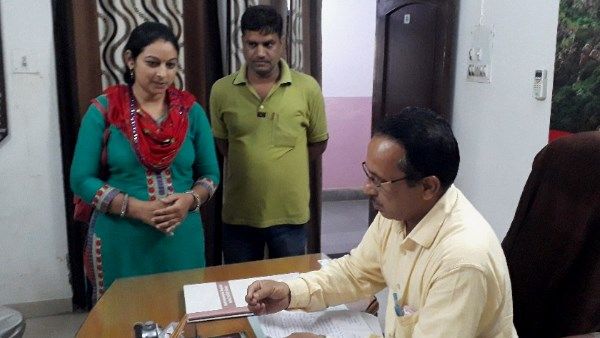 चित्तौड़गढ़ शिक्षिका बोलीं- 'प्रधानाध्यापक ने जड़ा थप्पड़, दो माह से नहीं हो रही कार्रवाई', VIDEO