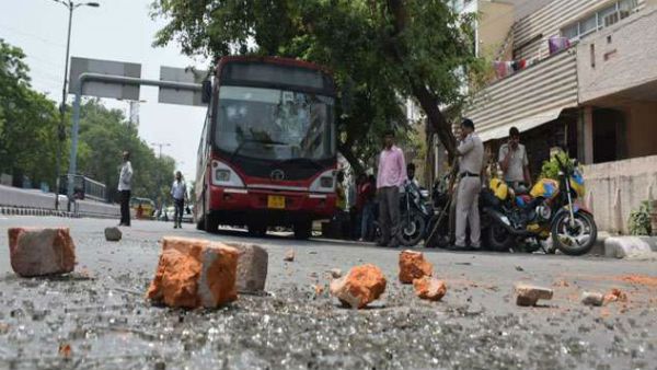 दिल्ली में 100 साल पुराने मंदिर में तोड़फोड़, दो समुदायों के बीच हुई झड़प, कपिल मिश्रा ने किया ये Tweet