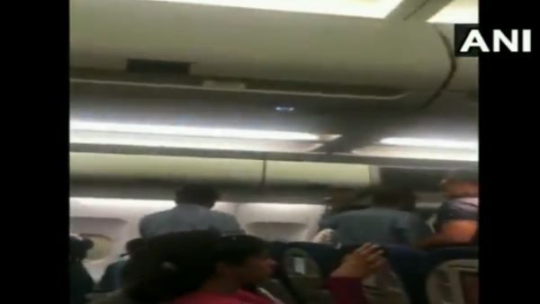 दिल्ली से पेरिस जा रही फ्लाइट से उतारे गए 26 यात्री, बताई ये वजह