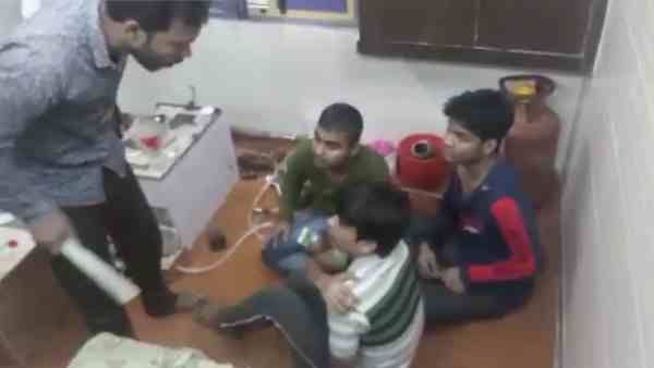 सर्राफा व्यापारी ने 3 युवकों को बंधक बनाकर रखा भूखा-प्यासा, नाखून-बाल पिलास से खींचकर बेरहमी से पीटा