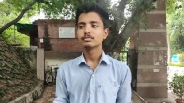 जेएनयू कैंपस में फर्स्ट ईयर के छात्र से रैगिंग, बिहारी बोलकर जड़ा थप्पड़