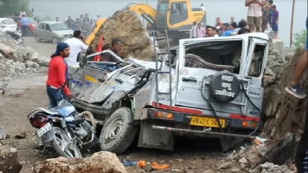 गंगोत्री से गंगाजल लेकर लौट रहे कांवड़ियों की गाड़ी पर गिरी चट्टान, तीन की मौत