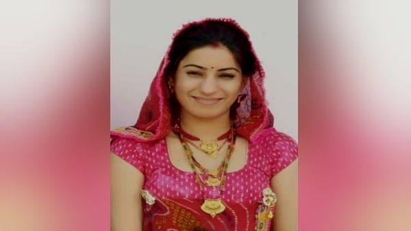 इस महिला ने शादी में मेकअप के चक्कर में खो दिया 10 लाख के गहनों से भरा थैला