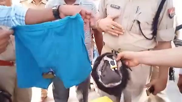 MBBS की परीक्षा में पकड़े गए 12 मुन्ना भाई, विग और अंडरवियर में मिली ब्लूटूथ डिवाइस