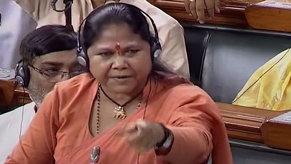 उन्नाव रेप केस: साध्वी निरंजन ज्योति ने लोकसभा में कहा, SP नेता को बचाने की साजिश