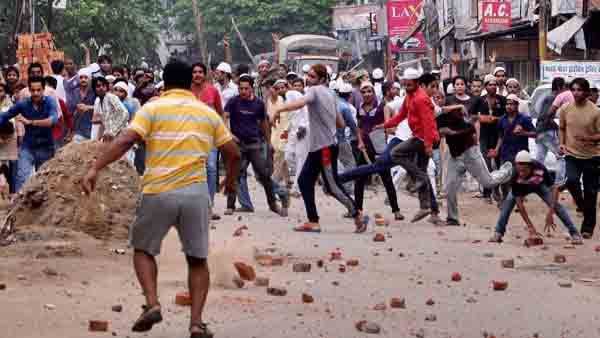 बच्चा चोर गिरोह की अफवाह पर बेलगाम होता भीड़तंत्र