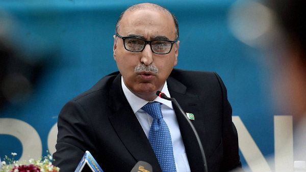 पाकिस्तान के पूर्व हाई कमिश्नर ने जम्मू-कश्मीर का चार विकल्प बताकर कहा........नहीं तो युद्ध हो जाए