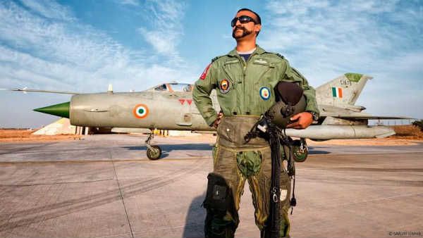 बाज नहीं आ रही हैं पाकिस्‍तानी एक्‍ट्रेस वीना मलिक, वीर चक्र विजेता अभिनंदन वर्तमान को लेकर किया ये बेशर्मी भरा ट्वीट