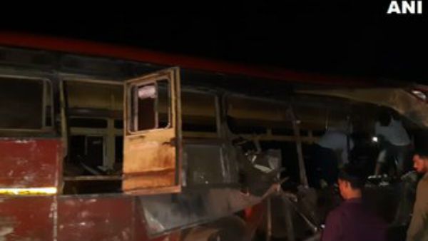 महाराष्ट्र में बड़ा सड़क हादसा, बस और कंटेनर की भिड़ंत में 15 की मौत, 35 लोग घायल