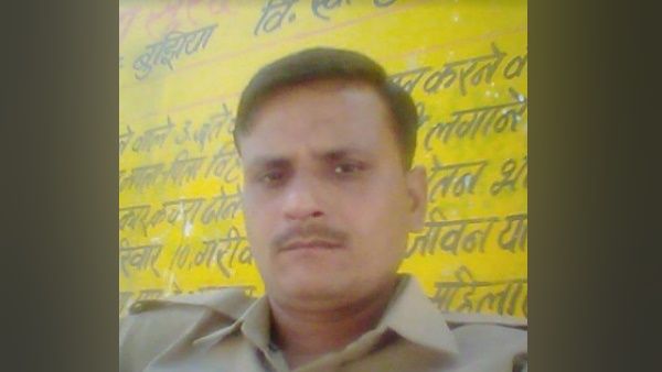 प्रयागराज:थाने के बैरक में सिपाही ने फांसी लगाई, फोन में मिले छोटे भाई के 32 मिस्ड कॉल