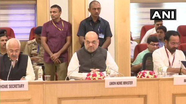 नक्‍सल प्रभावित 10 राज्‍यों के सीएम के साथ अमित शाह की अहम बैठक