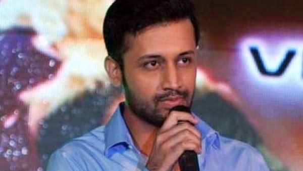 धारा 370 पर पाकिस्तानी सिंगर आतिफ असलम ने किया ऐसा ट्वीट, लोगों ने सुना दी खरी-खरी