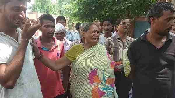लेखपाल और कानूनगो के सामने दबंगों ने किसान को खिलाया जहर, मौत