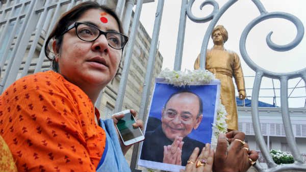 एक साल के अंदर बीजेपी ने अरुण जेटली समेत अपने इन 5 कद्दावर नेताओं को गंवाया