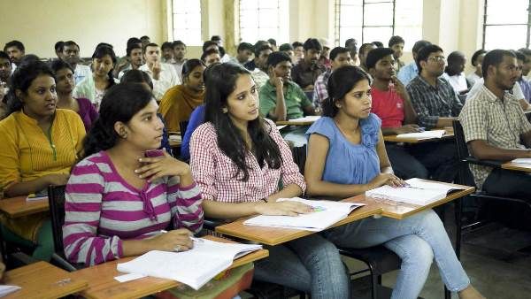 तीन नहीं चार साल में पूरा होगा ग्रेजुएशन, यूजीसी ने की सिफारिश