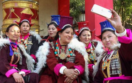 Article 370: लद्दाख होगा भारत का पहला बौद्ध बहुसंख्यक प्रदेश