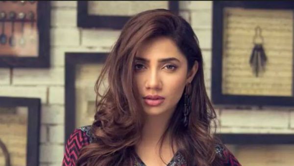 धारा 370 के कश्‍मीर से हटने पर बोलींं पाकिस्‍तानी एक्‍टर माहिरा खान ने ट्वीट कर कही यह बात