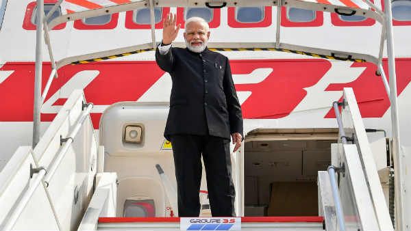 पाकिस्तान के ऊपर से गुजर गया पीएम मोदी का विमान, धमकी देते रह गए इमरान खान