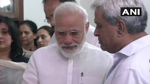 Video: पूर्व विदेश मंत्री सुषमा स्‍वराज को श्रद्धांजलि देते हुए पीएम मोदी की आंख में आए आंसू