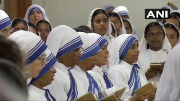 कोलकाता: मदर टेरेसा की जयंती आज, मदर हाउस में की गईं शांति प्रार्थना