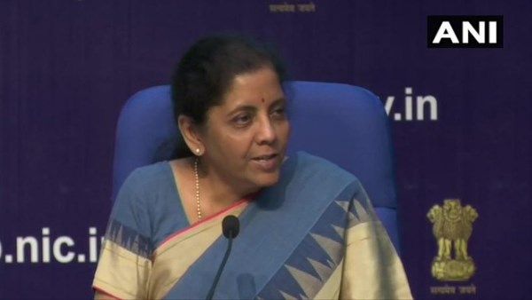वित्त मंत्री निर्मला सीतारमण ने प्रेस कॉन्फ्रेंस कर कहा, दुनिया में मंदी, भारत की अर्थव्यवस्था मजबूत