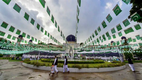 आर्टिकल 370 हटने के बाद गुस्‍से में पाकिस्‍तान, उच्‍चायुक्‍त को बुला सकता है वापस!