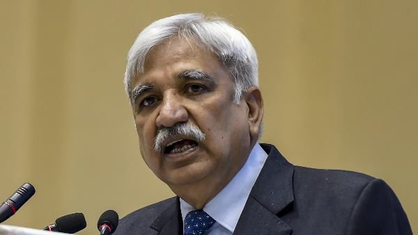 मतपत्रों से मतदान कराने के मुद्दे पर बोले सुनील अरोड़ा- बैलेट पेपर के युग में वापस नहीं जाने वाले