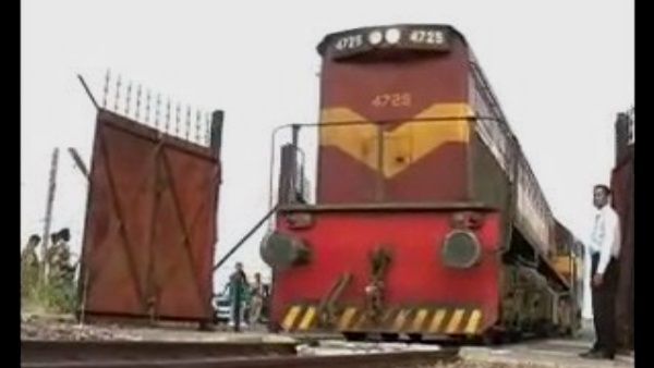 Thar Express : 165 यात्रियों को लेकर पाक के लिए रवाना, पार नहीं कर सकी Indo-Pak बॉर्डर, VIDEO