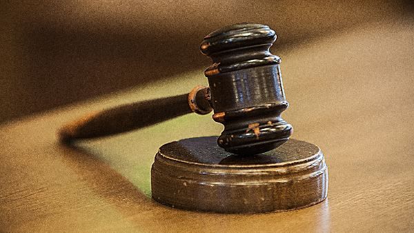 मोटी कहकर शर्मिंदा करता था पति, तलाक की अर्जी लेकर कोर्ट पहुंची महिला