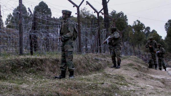 LoC के पास बहुत बड़ी संख्या में दिखे पाकिस्तानी SSG कमांडो, सुरक्षा बलों ने चौकसी बढ़ाई
