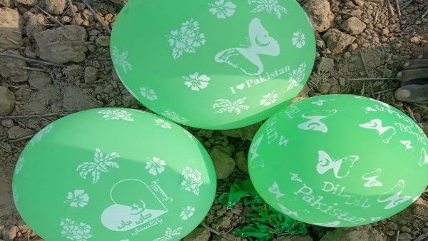 राजस्थान के इस खेत में मिले आई लव यू पाकिस्तान लिखे गुब्बारे, जानिए ये आए कहां से