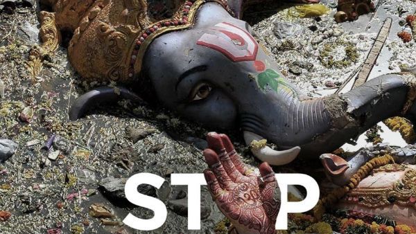Ganesha Visarjan: बप्पा की खंडित तस्वीर देख आपा खो बैठे रितेश देशमुख, गुस्से में किया ये Tweet